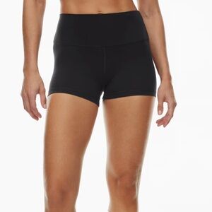 Aritzia TNA 3 in Shorts